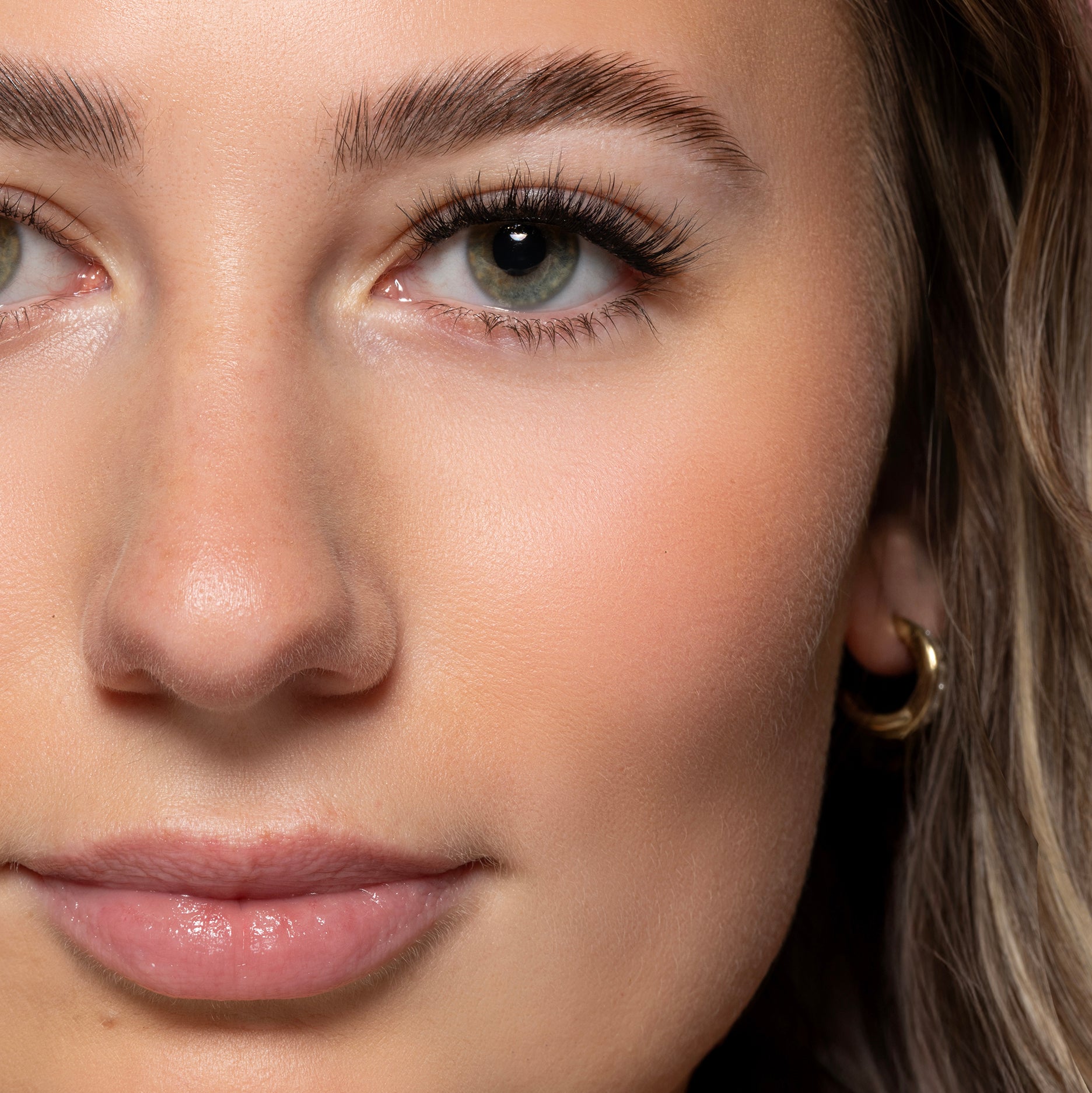 Wispy Onyx Press On Lashes – Natuurlijk & Smoky (black, clear bond)